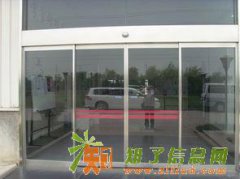 海淀区维修玻璃门地弹簧 门夹直销