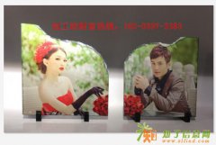 T恤印花市场行情如何个性礼品定制适合在大学生校园开店