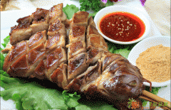 内蒙古烤羊腿做法培训，烤羊腿烤羊排专业培训加盟