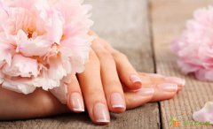 东莞横沥镇领艺美容化妆美甲培训学校学习美甲不限年龄