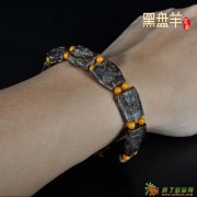 【保真沉水级】黑盘羊正宗天然印尼马泥涝沉香随形手串佛珠蜜蜡款