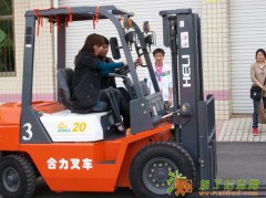 浦东康桥叉车培训挖掘机电焊工培训考证审证出证快