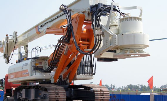 旋挖钻液压泵马达维修