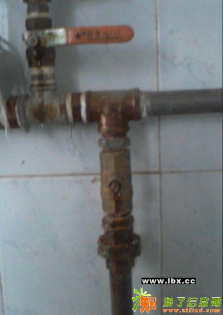 越秀区卫生间爆管漏水维修就找陈师傅