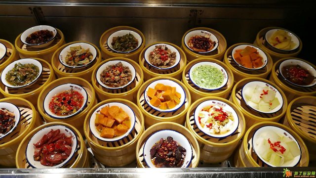 热烈祝贺深圳潘先生加盟何爹浏阳蒸菜！