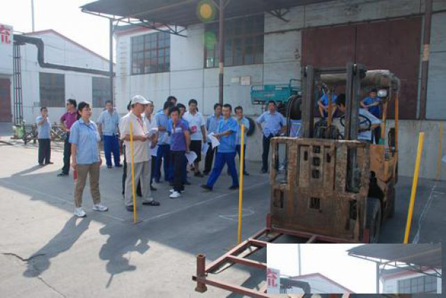上海浦东区大团镇三墩镇叉车培训，无节假日，天天培训