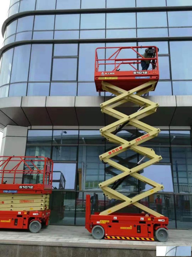 长安中堂茶山常平出租高空车升降机升降平台登高车