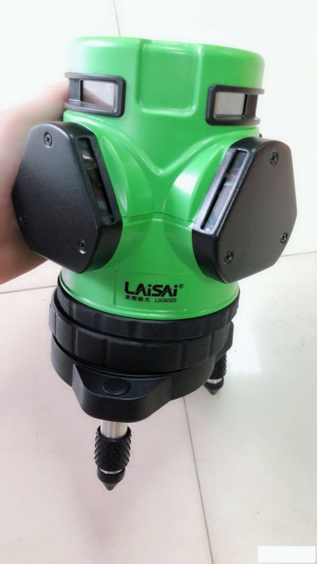 莱赛9线蓝光贴墙仪