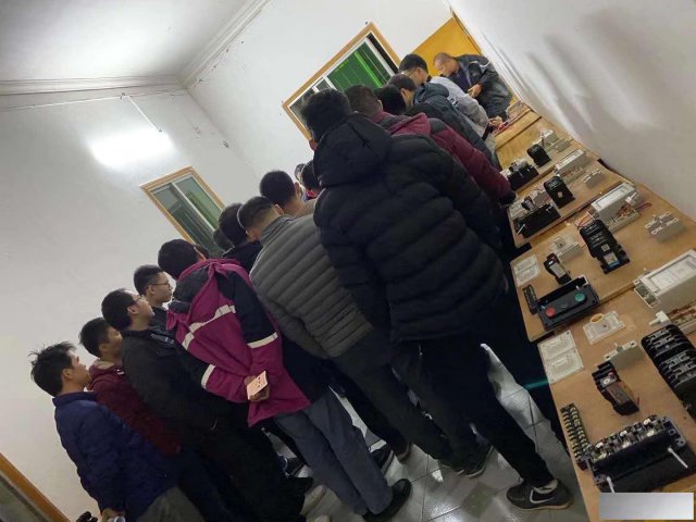 南宁电工上岗证培训考证VIP班每周开班