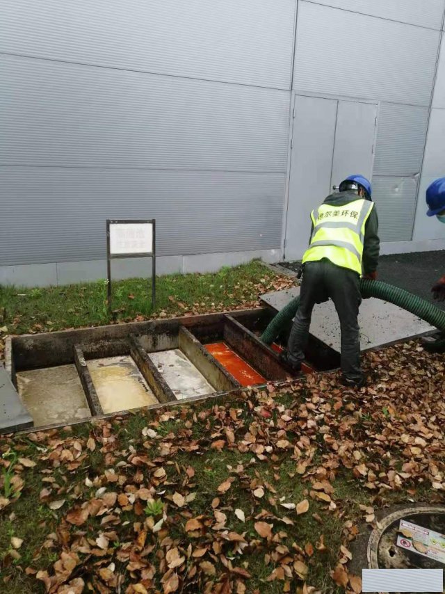 吴江震泽镇清理化粪池_清理隔油池_吸粪抽粪