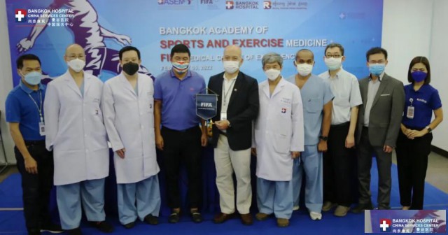 泰国曼谷医院医疗队飞赴柬埔寨为运动员进行交叉韧带手术