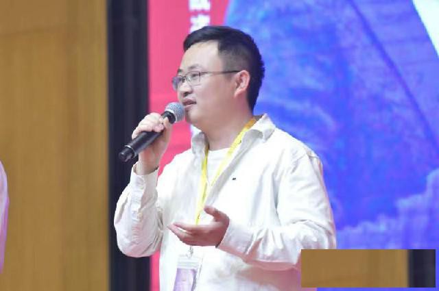 大印文化：怎样克服演讲声音发抖问题