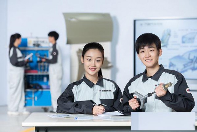 来乌鲁木齐万通学技术给自己多一份选择