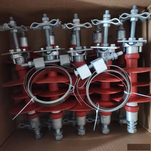 防风偏复合悬式绝缘子架空输电线路中支撑导线绝缘子生产厂家