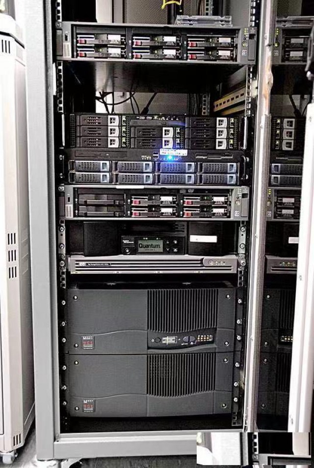 北京回收机房公司新旧服务器工作站交换机等办公设备电脑回收