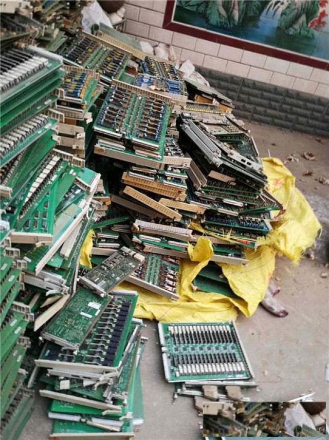 回收电脑交换机服务器线路板UPS电池网络设备