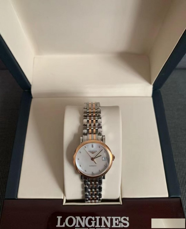 清爽夏天少不了浅色腕表搭配