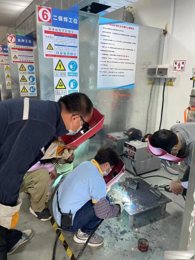 学焊工考证要多久