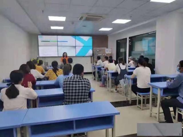 想要做劳务员可以到建达报考