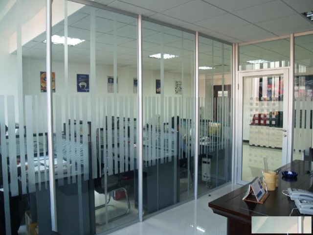 办公室安装玻璃隔断北京丰台定做不锈钢隔断厂家