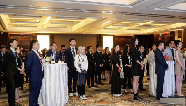 在金融领域停滞不前？试试中国人民大学与加拿大女王大学金融硕士