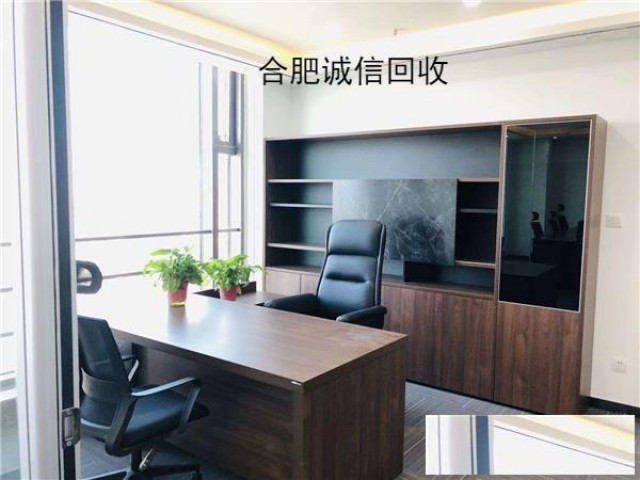 合肥庐阳区屏风隔断回收二手货架回收老板桌椅回收