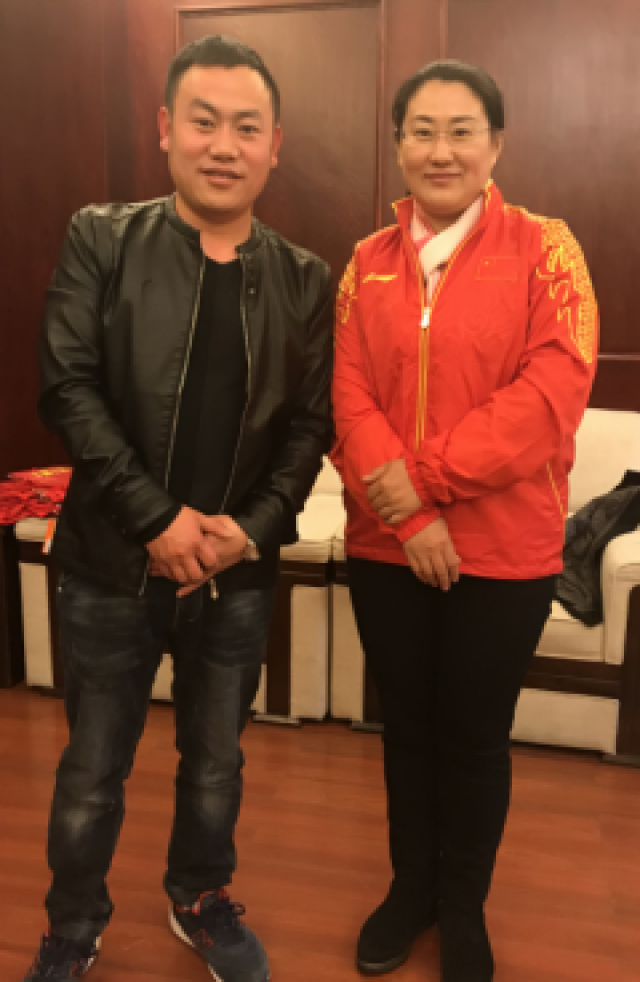 左右乐队经纪人