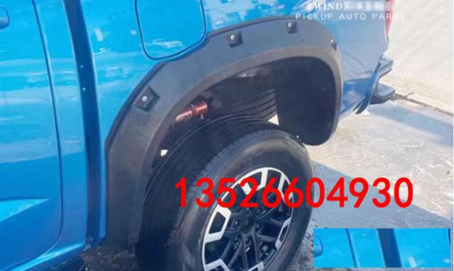 中兴威狮1949皮卡车身粘贴黑色防磨防撞轮眉车套防护件