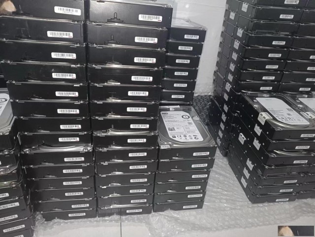 回收服务器台式机笔记本以及硬盘内存等配件