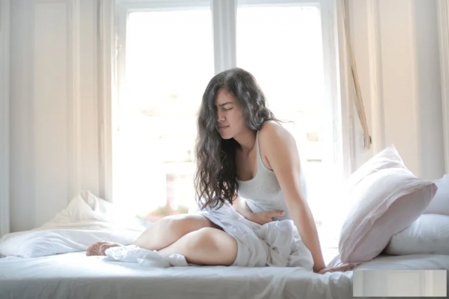 夏日痛经加剧？揭秘高温下的“冷”伤害与科学应对