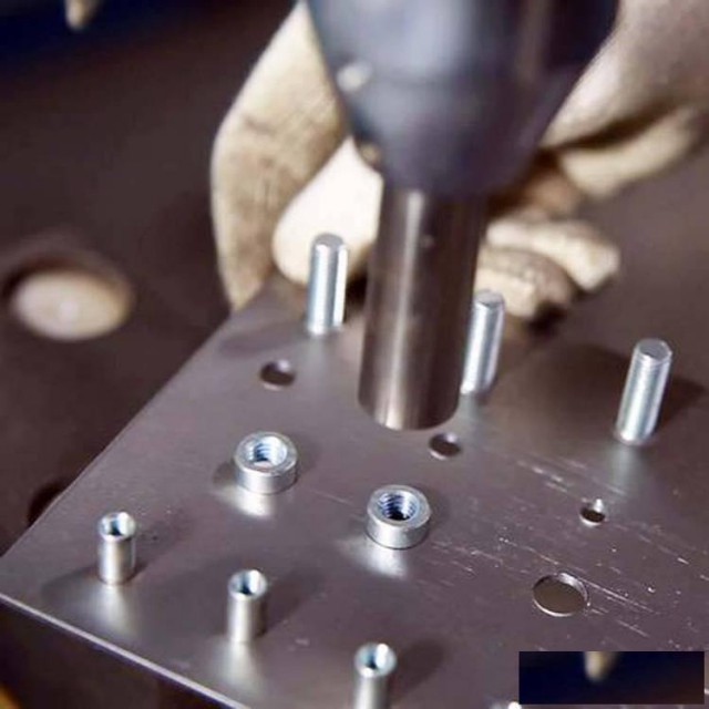 铆接设备厂家直供薄板攻丝易滑牙