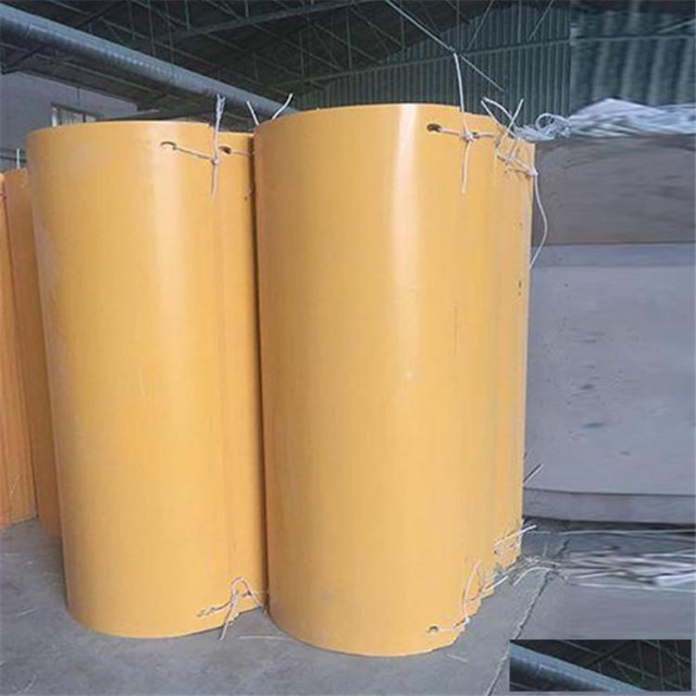 矿用U型溜槽圆润的弧度贴合巷道走向输送煤炭的煤溜子