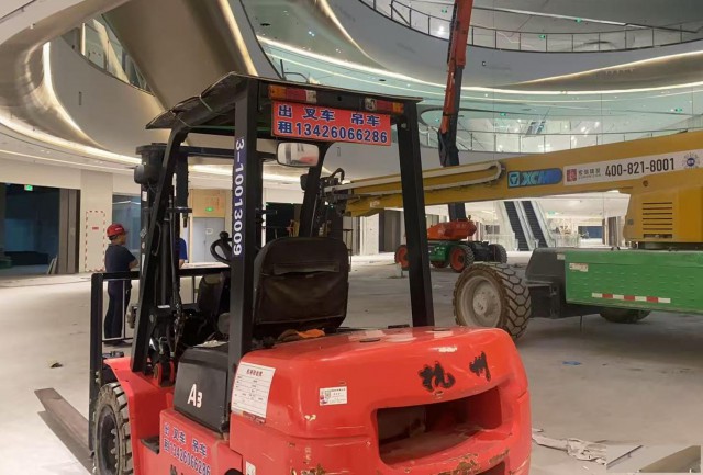 通州区大杜社漷县次渠叉车出租吊车出租附近租灵活租赁