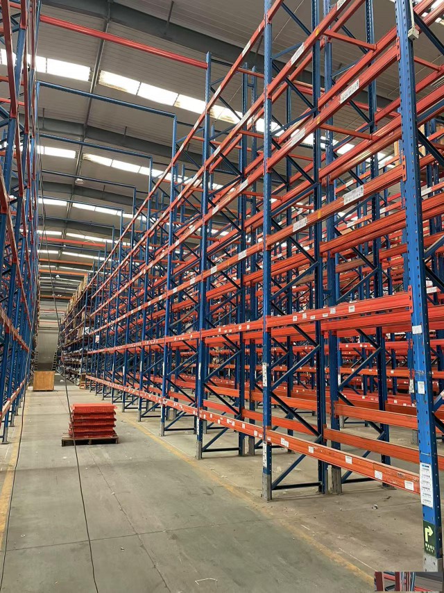 求购批量仓库重型货架二手货架回收出售仓储物资回收