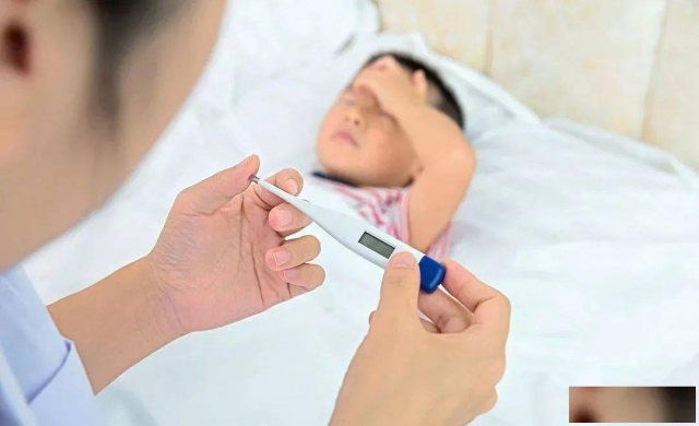 秋意渐浓，守护健康：伟而特红外取暖器，为家庭温暖加码