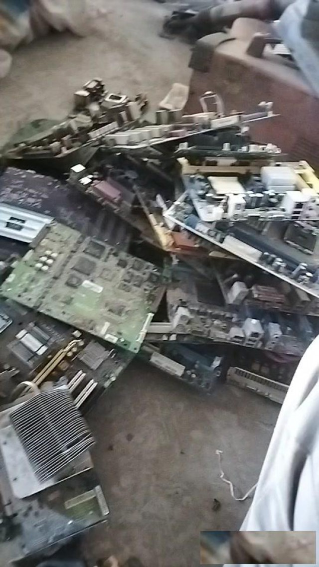 上门回收电脑交换机服务器电池线路板工控机