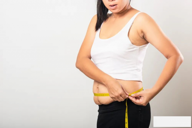 生娃后胯宽肚松别硬减！抓住产后修复黄金期，几年后仍能重回轻盈