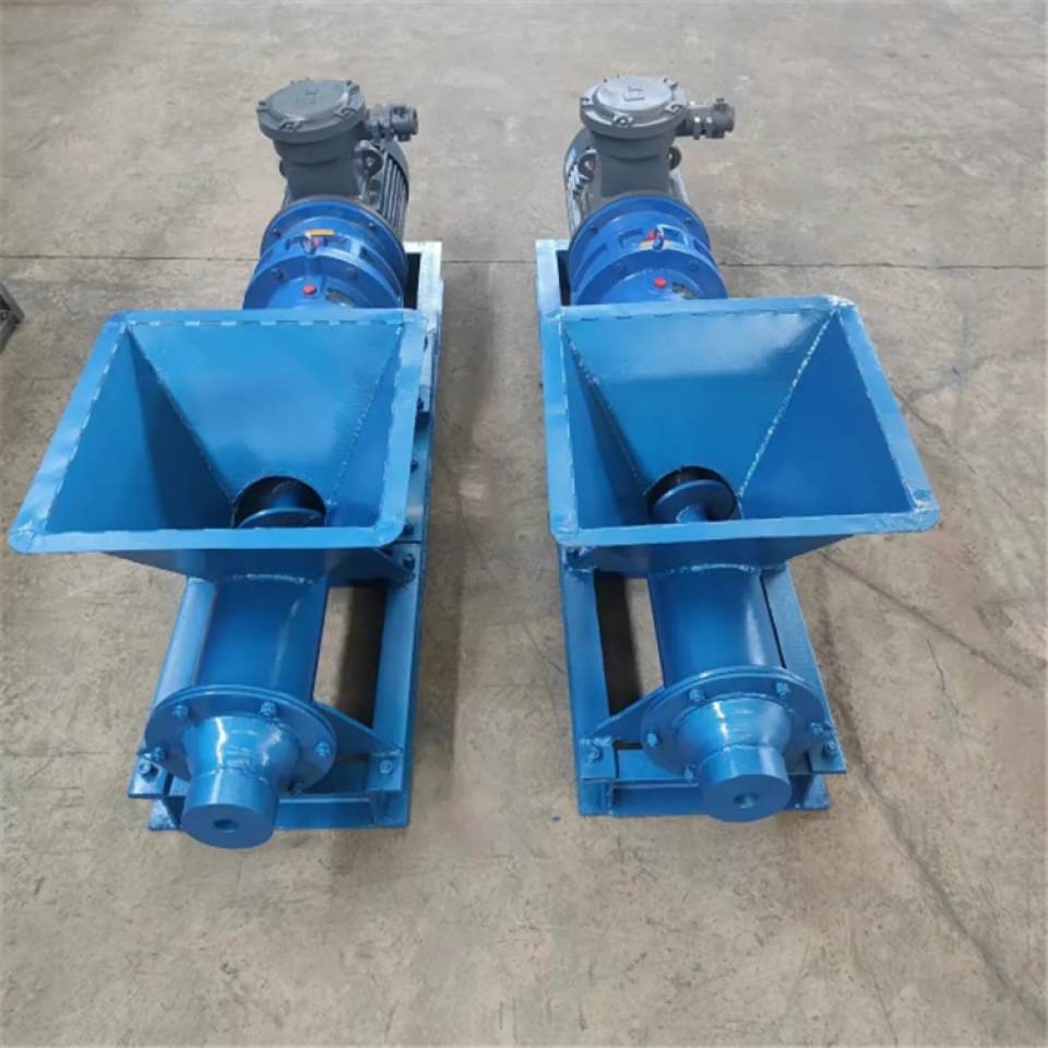 PNJ-A-B矿用炮泥机需两名人员配合 分工协作不慌不乱