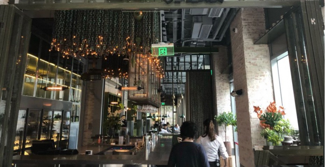 伟而特红外供暖：上海商场餐厅高大空间取暖难题解决方案