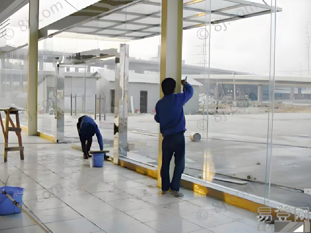 浦口江北新区附近专业擦玻璃高空窗户玻璃清洗快速预约上门服务