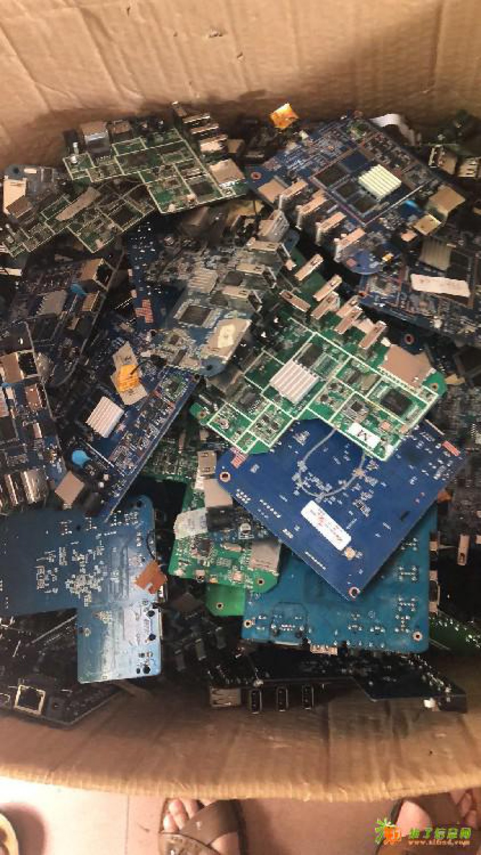 回收网络设备 线路板 机房设备 影院设备 科研设备 仪器仪表