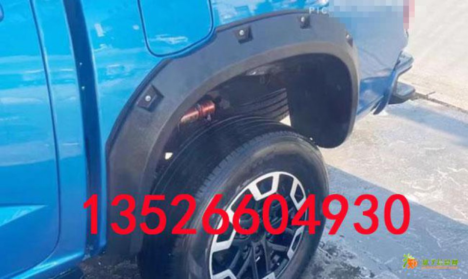 中兴威狮1949皮卡车粘贴黑色防磨防撞轮眉车套防护件